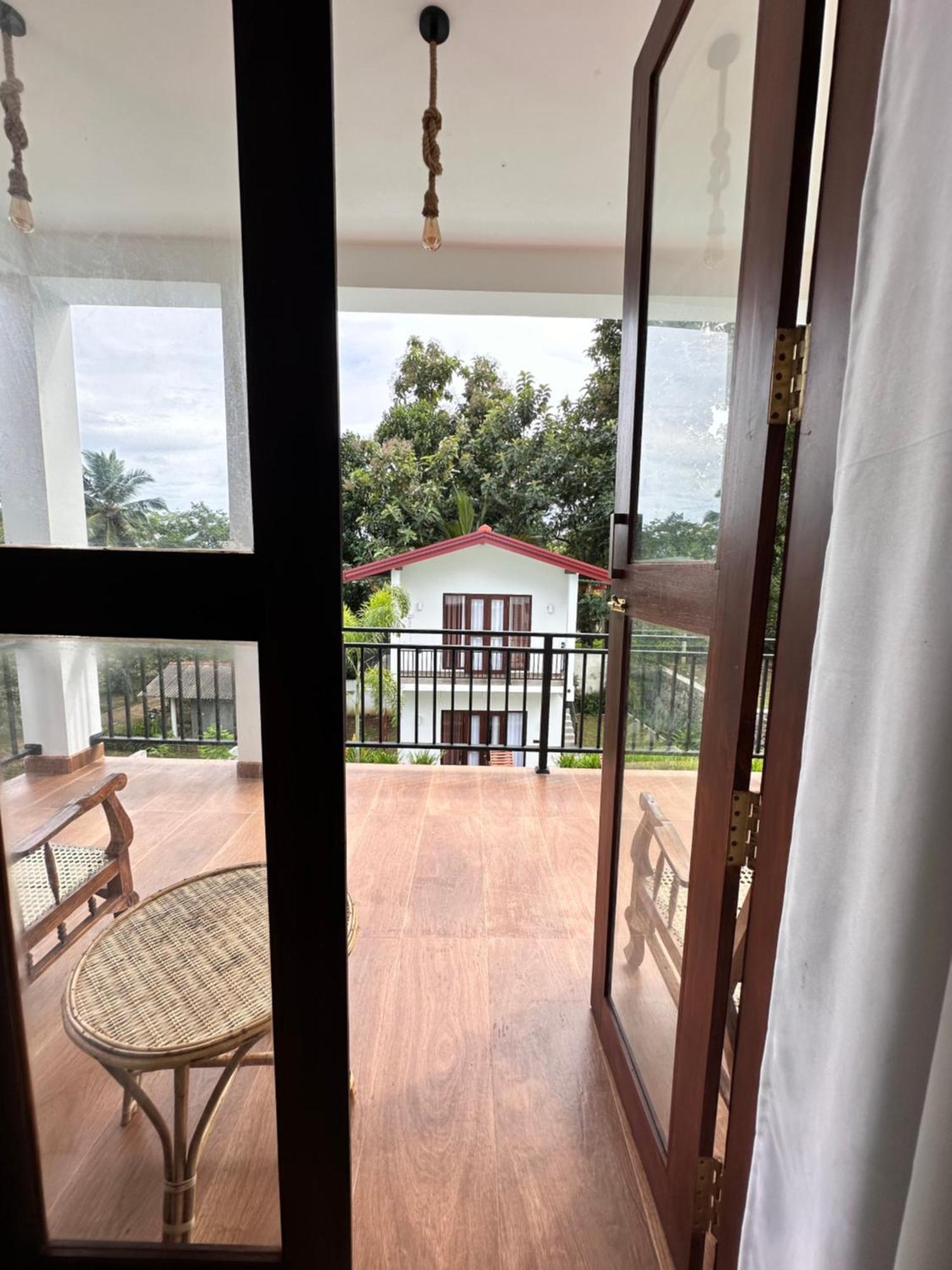 Finch Tangalle Kültér fotó